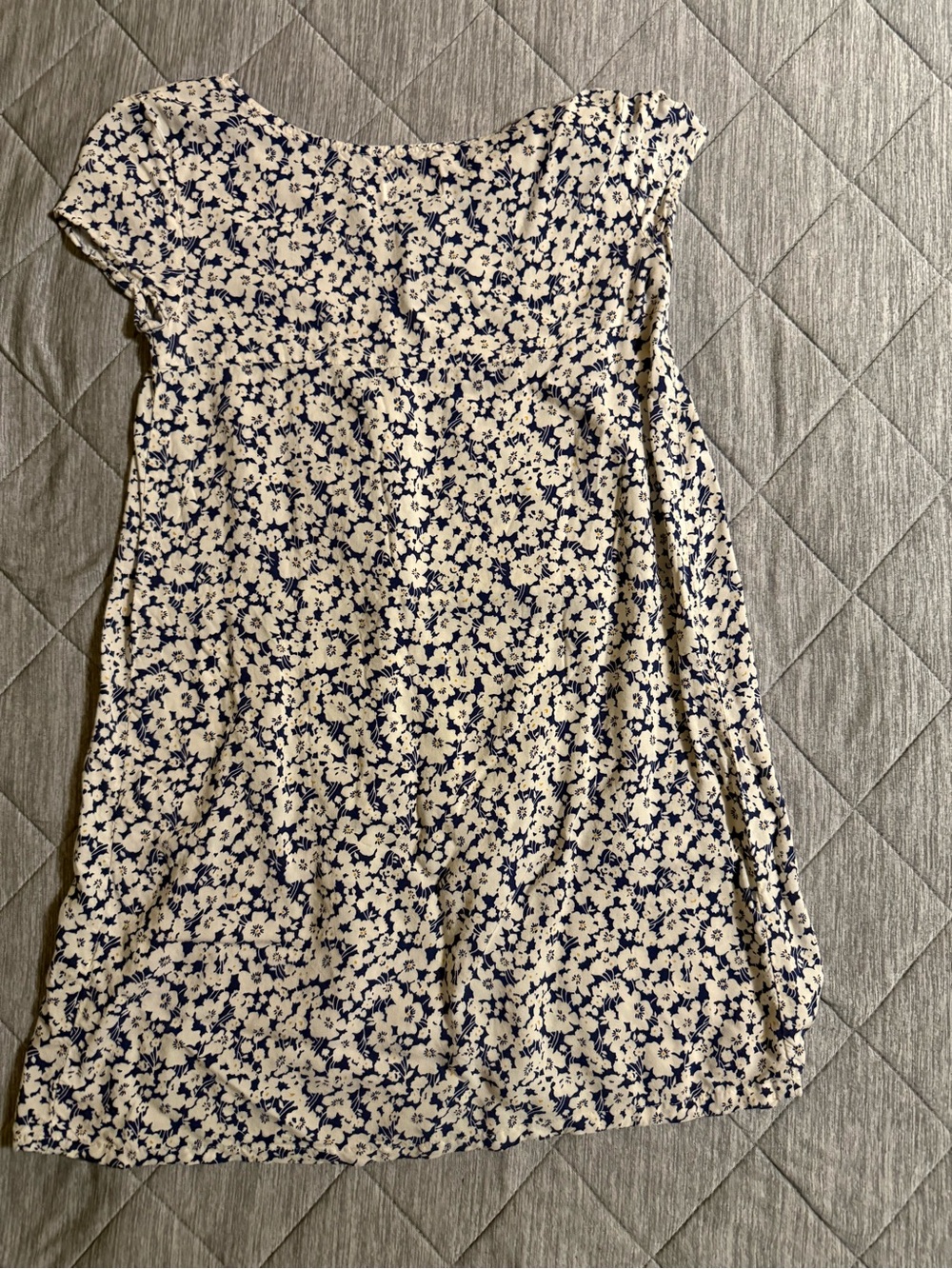 Old Navy White and Navy Floral Casual Dress - Picture 5 of 6
